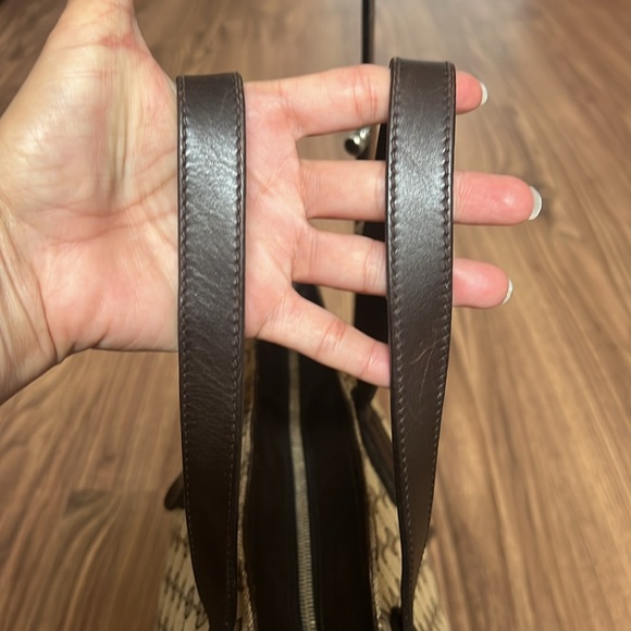 A294 - 💯 % authentic Gucci shoulder bag - Picture 12 of 16